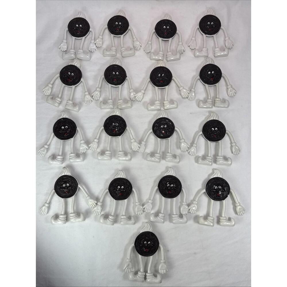 Lot of  17 Vintage 1991 Nabisco Oreo Bendy Bendable Toy Figure Collectible Nice